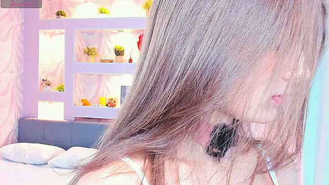 Snapshot of FloraDobb chatting on October 24, 7:05 am FloraDobb online show from October 24, 7:05 am