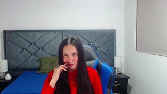 Snapshot of victoria_adams07 chatting on November 4, 7:46 pm victoria adams07 online show from November 4, 7:46 pm