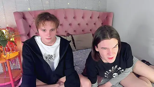 Snapshot of DemianEnglen chatting on February 6, 4:54 pm DemianEnglen online show from February 6, 4:54 pm