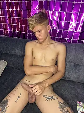 izan 20 online show from February 19, 8:22 am