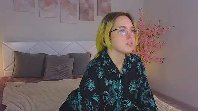 Snapshot of Manic_pixie_ chatting on January 23, 10:54 am Manic pixie online show from January 23, 10:54 am