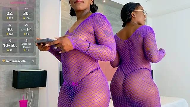 Alaia Colins online show from March 4, 1:00 am