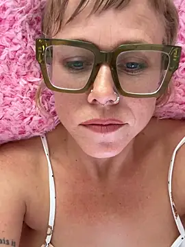 I am babydoll online show from February 9, 8:29 am