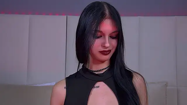 Snapshot of BeverlyMost chatting on February 9, 3:43 am BeverlyMost online show from February 9, 3:43 am