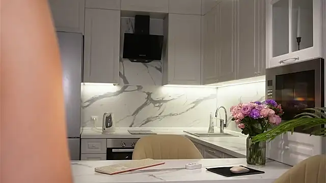 Snapshot of Sofa_01 chatting on November 12, 1:11 pm Sofa 01 online show from November 12, 1:11 pm