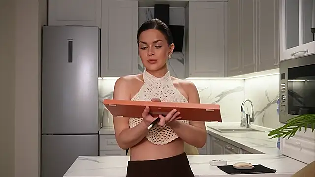 Snapshot of Sofa_01 chatting on December 5, 2:36 pm Sofa 01 online show from December 5, 2:36 pm