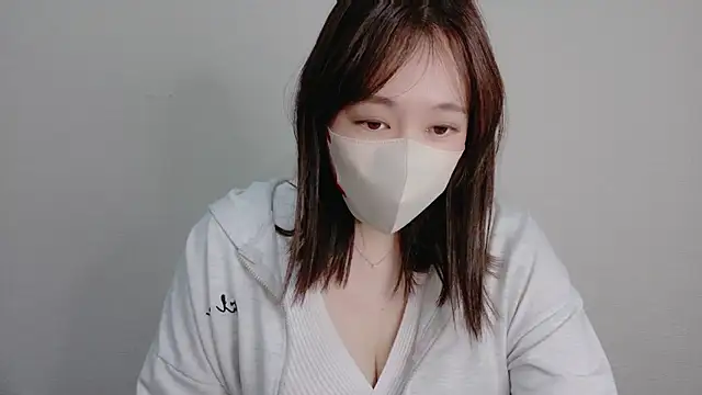 Snapshot of mio7635 chatting on June 12, 2:16 pm mio7635 online show from June 12, 2:16 pm
