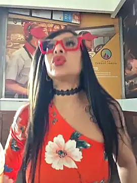 Snapshot of willow_boobs chatting on March 9, 11:56 pm willow boobs online show from March 9, 11:56 pm