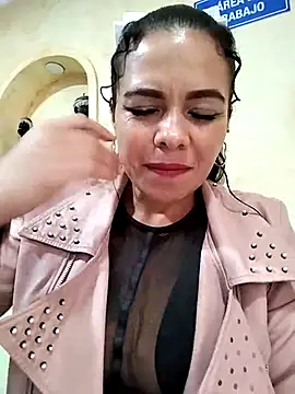 Snapshot of Ariana-07 chatting on March 10, 7:29 pm Ariana-07 online show from March 10, 7:29 pm