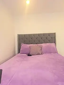 KarlaWild online show from March 13, 6:45 pm