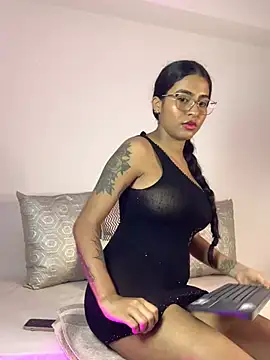 Snapshot of genesissara chatting on February 13, 3:03 pm genesissara online show from February 13, 3:03 pm