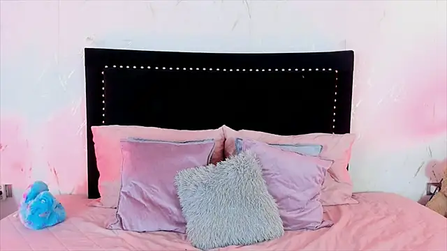 LittleCuties online show from January 7, 2:58 am