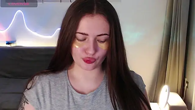 Snapshot of Ollie_James chatting on November 21, 1:21 pm Ollie James online show from November 21, 1:21 pm