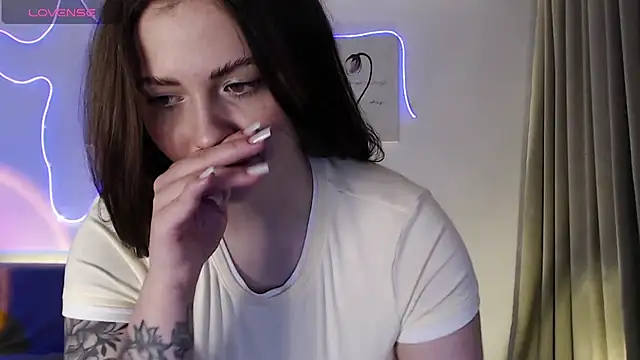 Snapshot of Ollie_James chatting on November 22, 10:31 pm Ollie James online show from November 22, 10:31 pm