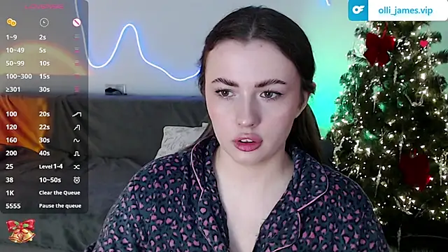 Snapshot of Ollie_James chatting on December 4, 2:37 pm Ollie James online show from December 4, 2:37 pm