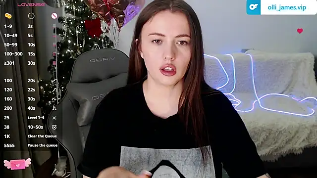 Snapshot of Ollie_James chatting on February 10, 6:45 pm Ollie James online show from February 10, 6:45 pm