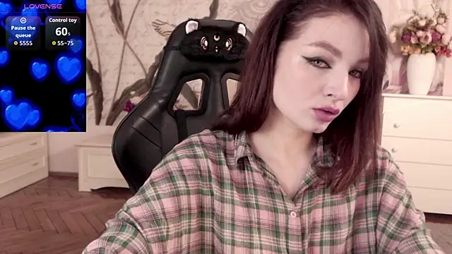 Snapshot of BritneyBarker chatting on November 12, 9:58 pm BritneyBarker online show from November 12, 9:58 pm