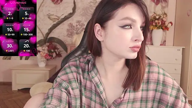 Snapshot of BritneyBarker chatting on November 21, 9:24 pm BritneyBarker online show from November 21, 9:24 pm