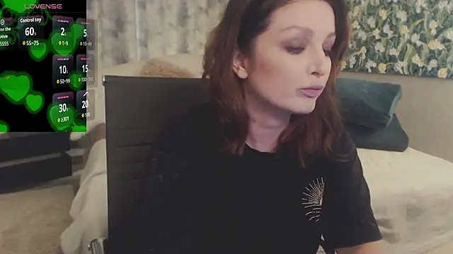 Snapshot of BritneyBarker chatting on June 18, 3:49 pm BritneyBarker online show from June 18, 3:49 pm