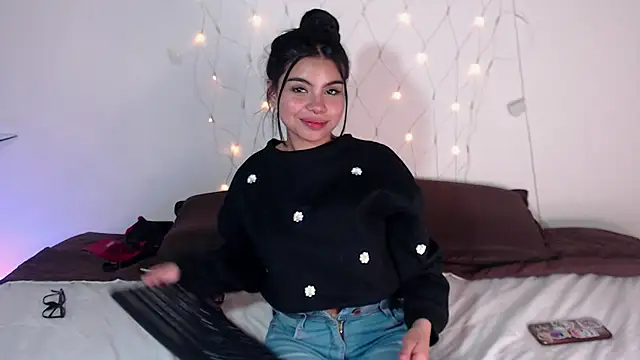 saray  jones online show from March 19, 7:38 pm