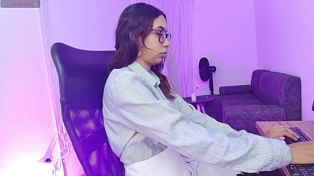 RenataLujan  online show from January 24, 4:17 pm