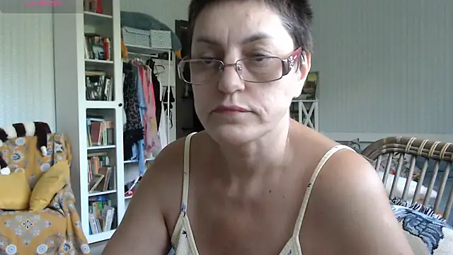 Snapshot of Soffya_Soy chatting on July 15, 4:07 am Soffya Soy online show from July 15, 4:07 am