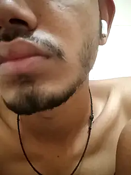 Snapshot of vas02vir chatting on February 3, 3:42 am vas02vir online show from February 3, 3:42 am