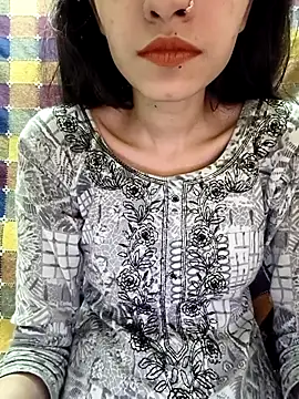 Snapshot of cute_IndianBabe chatting on March 4, 1:01 am cute IndianBabe online show from March 4, 1:01 am