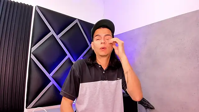 Martshall09 online show from November 5, 9:48 pm