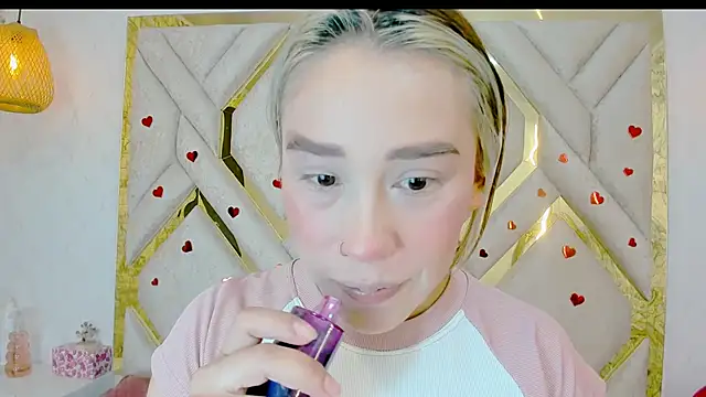 Lannajansen online show from February 17, 1:32 pm