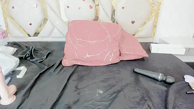 Lannajansen online show from February 25, 5:25 pm