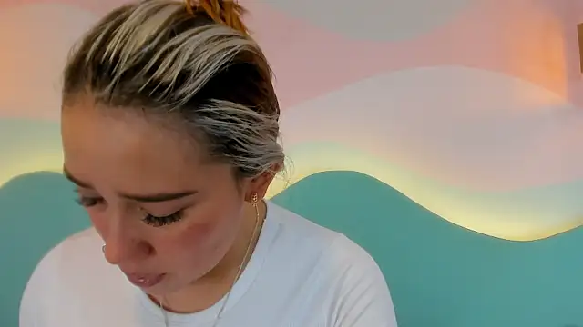 Lannajansen online show from February 25, 1:21 pm