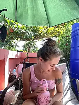 White Lu online show from February 20, 7:21 am