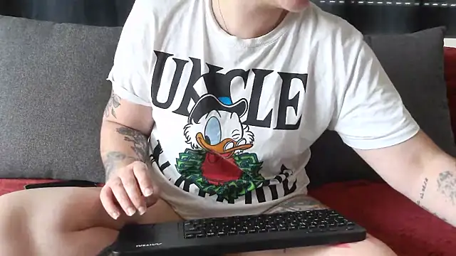 bunnyfox420 online show from May 1, 11:26 am