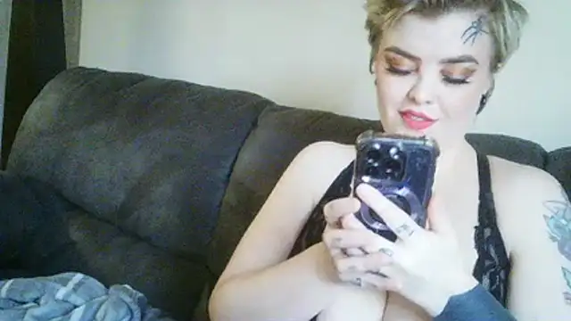 Snapshot of bisexmillenials chatting on December 22, 6:38 pm bisexmillenials online show from December 22, 6:38 pm