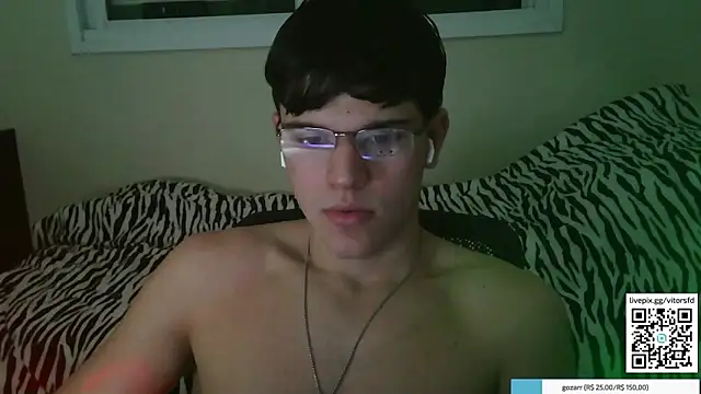 Snapshot of vitorsafado19 chatting on October 18, 5:43 am vitorsafado19 online show from October 18, 5:43 am