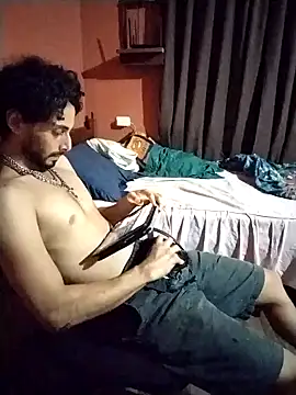 Snapshot of Nooneisthis chatting on January 24, 6:24 am Nooneisthis online show from January 24, 6:24 am