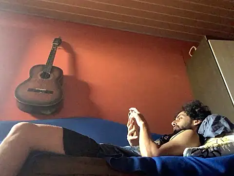 Snapshot of Nooneisthis chatting on February 3, 9:50 pm Nooneisthis online show from February 3, 9:50 pm