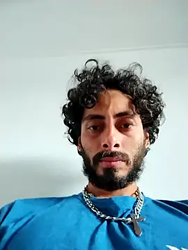 Snapshot of Nooneisthis chatting on February 24, 10:25 pm Nooneisthis online show from February 24, 10:25 pm