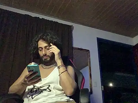 Snapshot of Nooneisthis chatting on October 25, 3:58 am Nooneisthis online show from October 25, 3:58 am