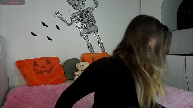 Snapshot of nawuwu chatting on October 30, 4:14 am nawuwu online show from October 30, 4:14 am