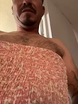 paullliliu online show from April 28, 7:41 pm