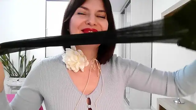 Victoria Glam online show from March 6, 6:26 pm