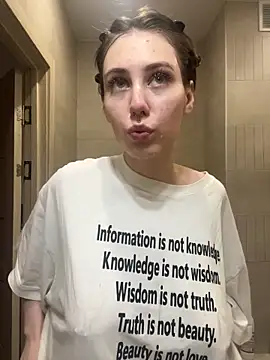 Molli Luv online show from November 20, 1:06 am