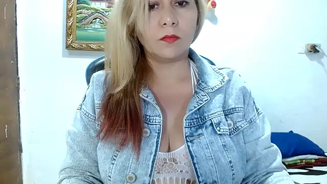 Snapshot of mariana0x chatting on February 7, 3:52 pm mariana0x online show from February 7, 3:52 pm
