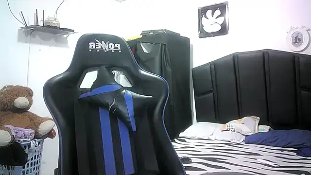 mariana0x online show from December 15, 10:03 pm