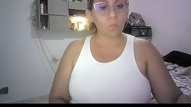 Snapshot of mariana0x chatting on May 16, 3:25 am mariana0x online show from May 16, 3:25 am