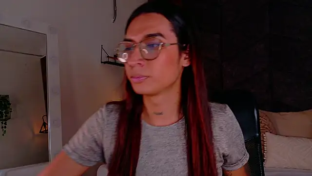 LauraaGomezz   online show from September 22, 7:27 pm