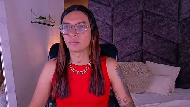 LauraaGomezz   online show from October 9, 7:34 pm
