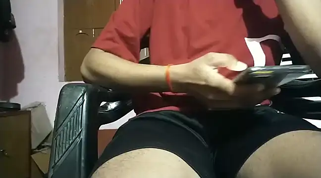 Snapshot of Extrembox5 chatting on March 21, 3:44 am Extrembox5 online show from March 21, 3:44 am